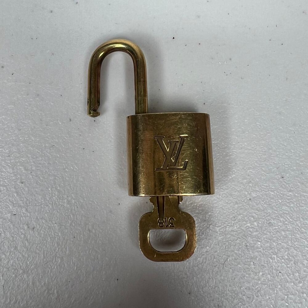 Louis Vuitton #318 Gold Brass Lock & Key Charm Clochette Set 🔐 - Picture 3 of 6